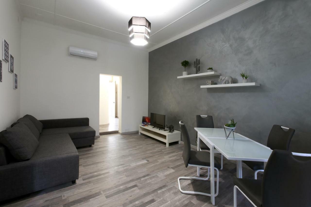 Tembo House - Pantano * Catania